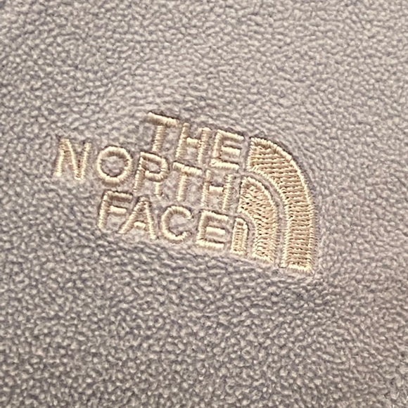 The North Face Womens Light Blue Lightweight Fleece Pullover / Size M - Picture 3 of 11